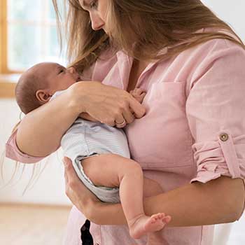 Kadınlar emzirmekte neden zorlanıyor?